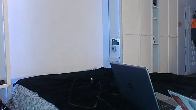 BellaRubiaEs webcam show