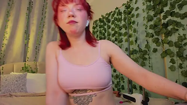 Love_is_Lola Adlı Modelin Canlı XXX Sohbeti