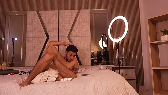 LiamDeep Show in webcam