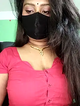 Idhika-Paul Chat XXX in diretta