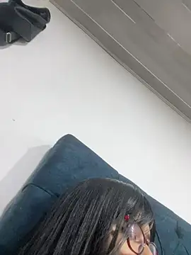 UAlyabaniat élő XXX-chatje