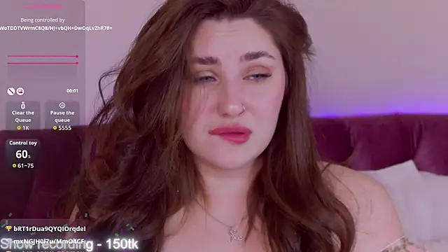 แชท XXX สดของ KiraBarlows