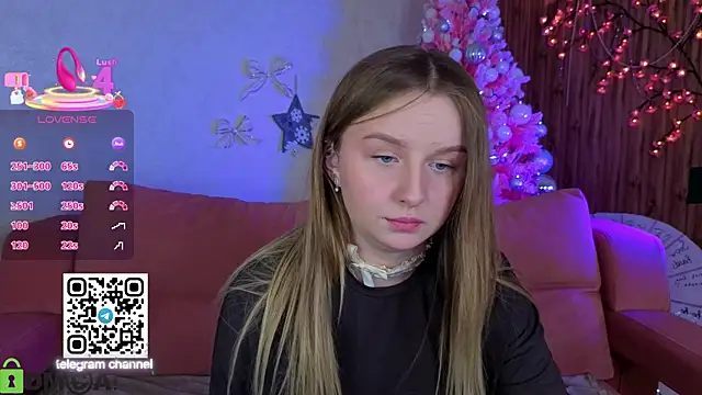 Rina_Panic Chat XXX in diretta