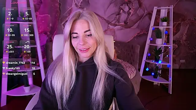 BellaRayyy élő XXX-chatje