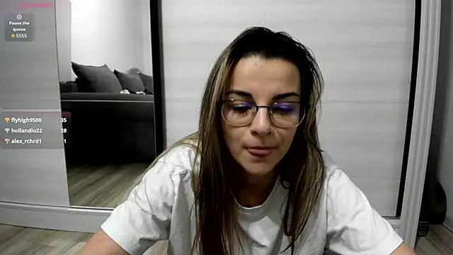 SweetViperr élő XXX-chatje