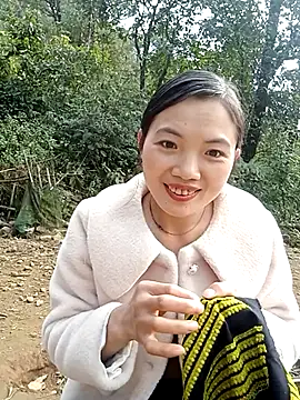 ngan-cute Chat XXX in diretta