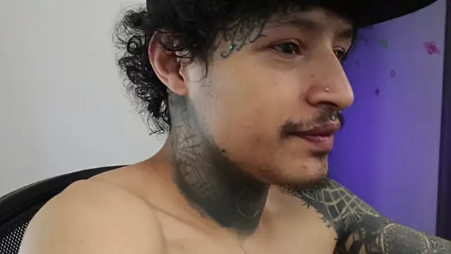 XXX chat uživo modela trieone