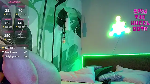 RubyValen's Live XXX Chat