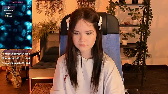 Elainebeness – Naživo XXX chat