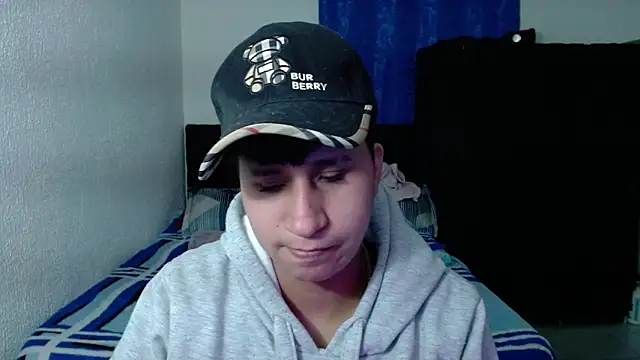 Im_Milan_Rs' Live XXX Chat