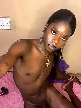 Chocolate_Queenxx03's Webcam Show