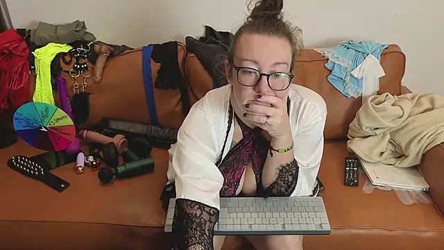 XXX chat uživo modela JadeStarUK