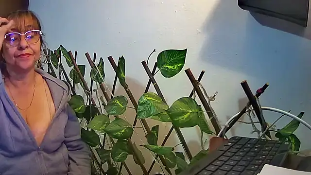 nicoltatiana_ – Kamerová šou