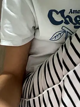 sabrina_v_: απευθείας συνομιλία ΧΧΧ