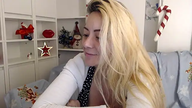 _karolynesyera_'s Live XXX Chat