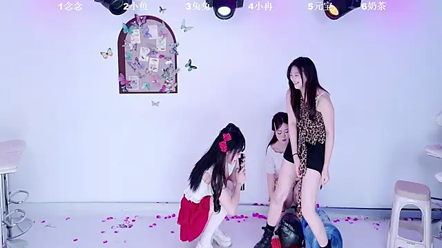 XK-2005's Live XXX Chat