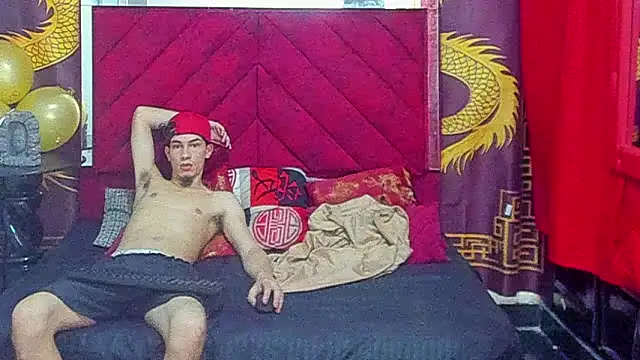 Pride_couple webcam show