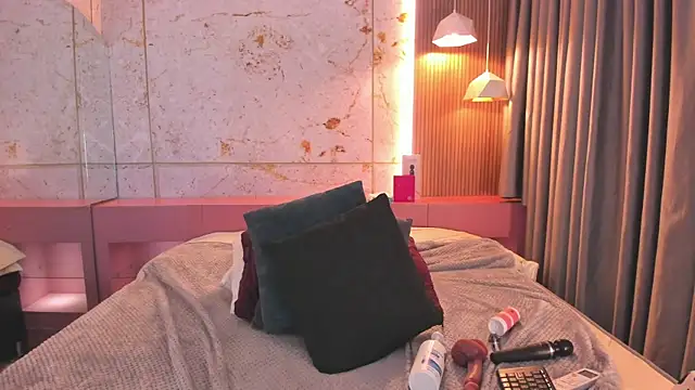 Lushi_Love: онлайн-секс-чат