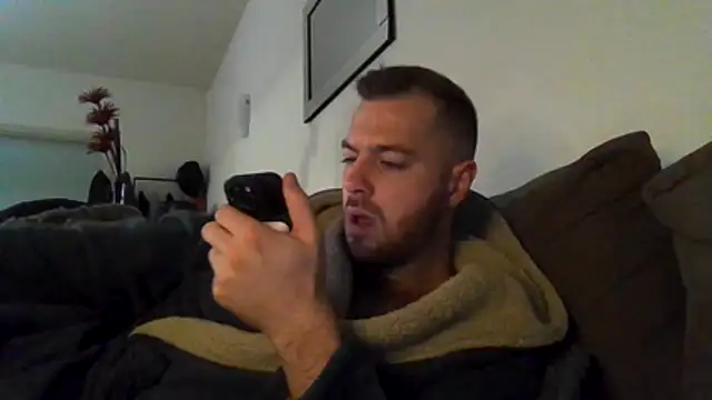 cheekycherryx élő XXX-chatje