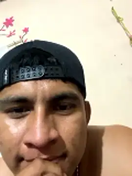 Charlykll Adlı Modelin Web Kamerası Şovu