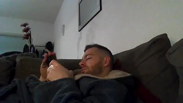 Chat XXX en directo de cheekycherryx