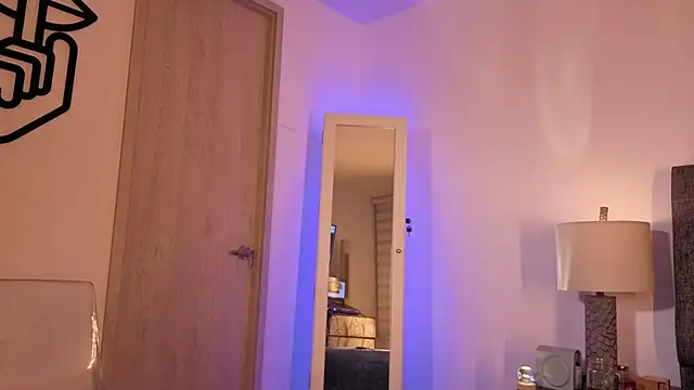 mandi4pole_ live XXX chat