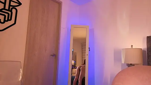 mandi4pole_ élő XXX-chatje