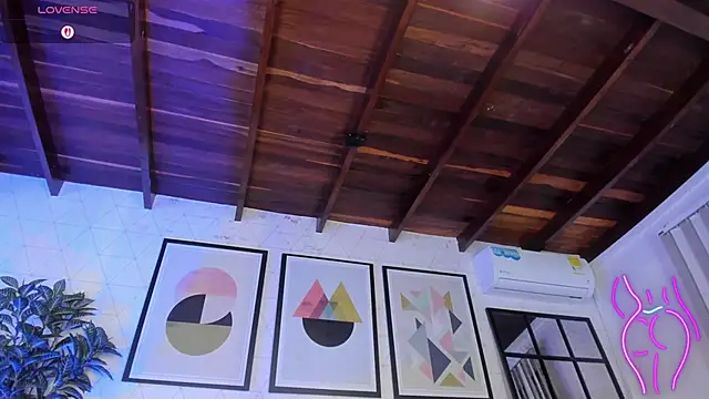 Chatroom XXX en direct de MiaKay1