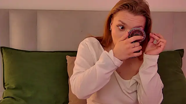 JennyPortman: онлайн-секс-чат