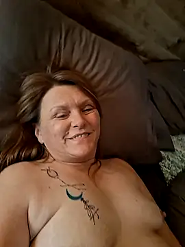 skyeb0787's Live XXX Chat