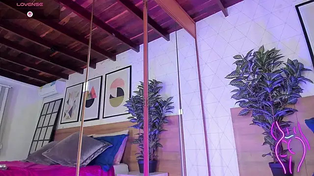 Chatroom XXX en direct de MiaKay1