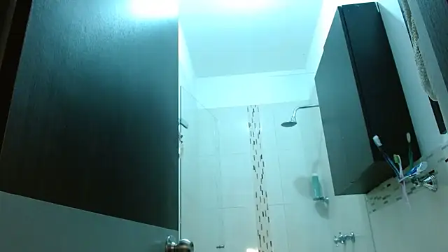 Chatroom XXX en direct de _tommy_and_anabel05