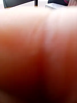 Chatroom XXX en direct de Ori-Lynk