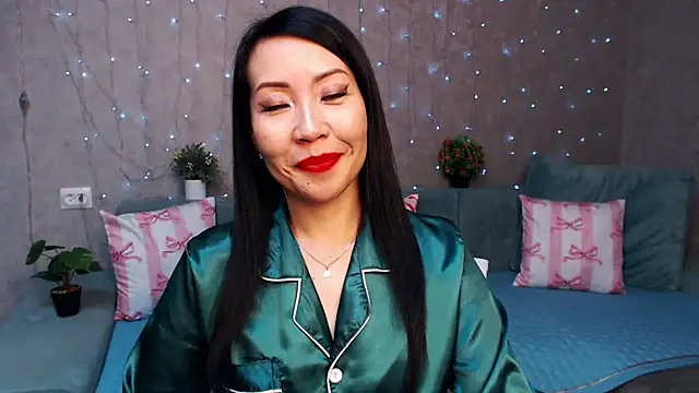 LiaPak's Live XXX Chat