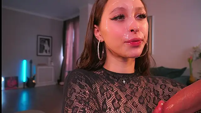 Chatroom XXX en direct de karolineneuer_