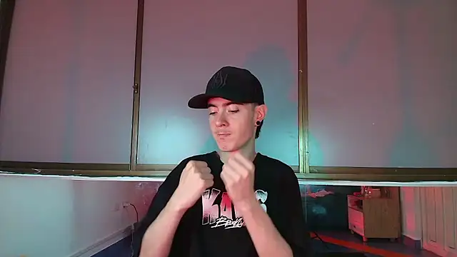 LioyQueen's Live XXX Chat