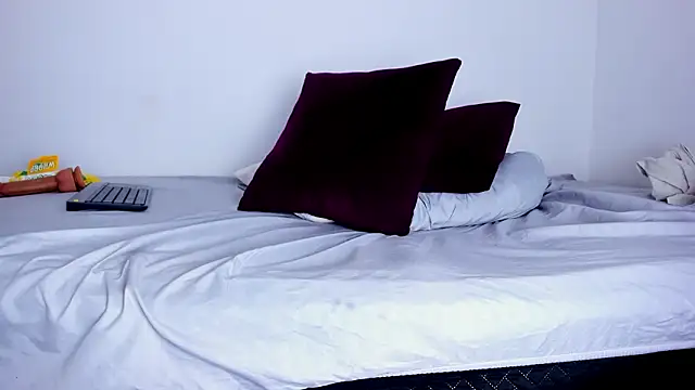 Skarleth69's Live XXX Chat