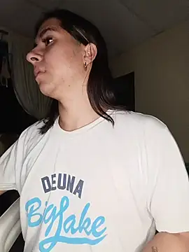 violet_belfortt élő XXX-chatje