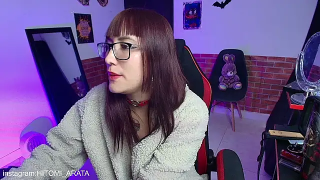 Chatroom XXX en direct de hitomi_arata