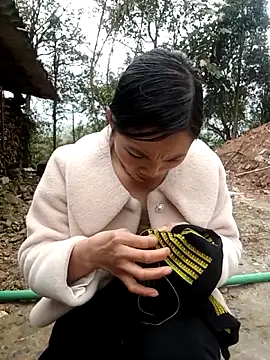 ngan-cute Adlı Modelin Canlı XXX Sohbeti