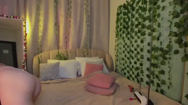 Love_is_Lola Chat XXX live