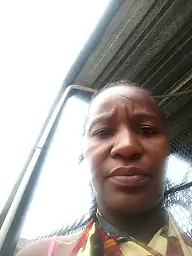 sluttylaura21's Live XXX Chat