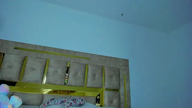 Kitty_ravee's Webcam Show