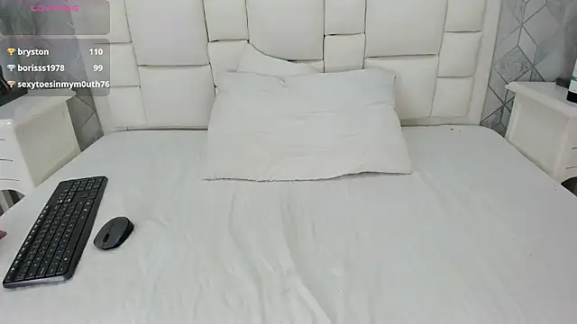 naia_cox's Live XXX Chat