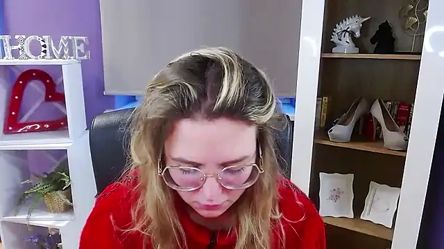 Zoey_Erotic: онлайн-секс-чат