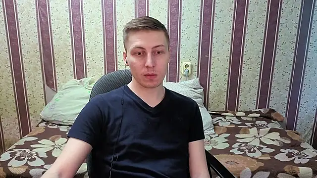 Show modela darienlarge na web-kameri