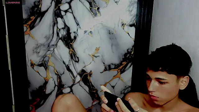 Im_david02's Live XXX Chat