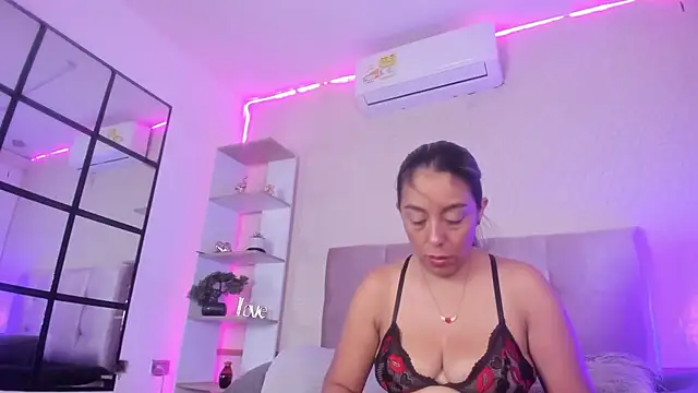 Evagatte's Live XXX Chat