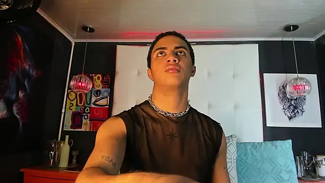 Andyy07_ Adlı Modelin Canlı XXX Sohbeti