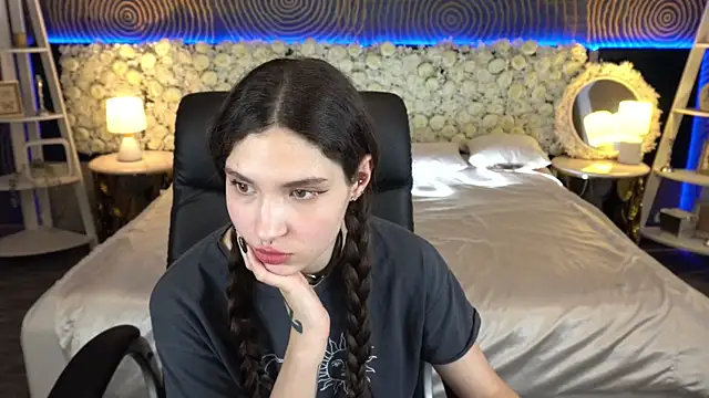 BabyFlowerr's Live XXX Chat